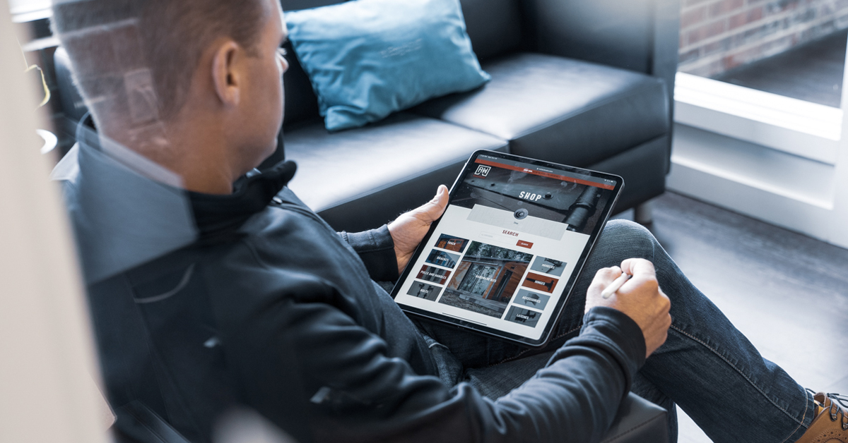 difference between marketing and advertising